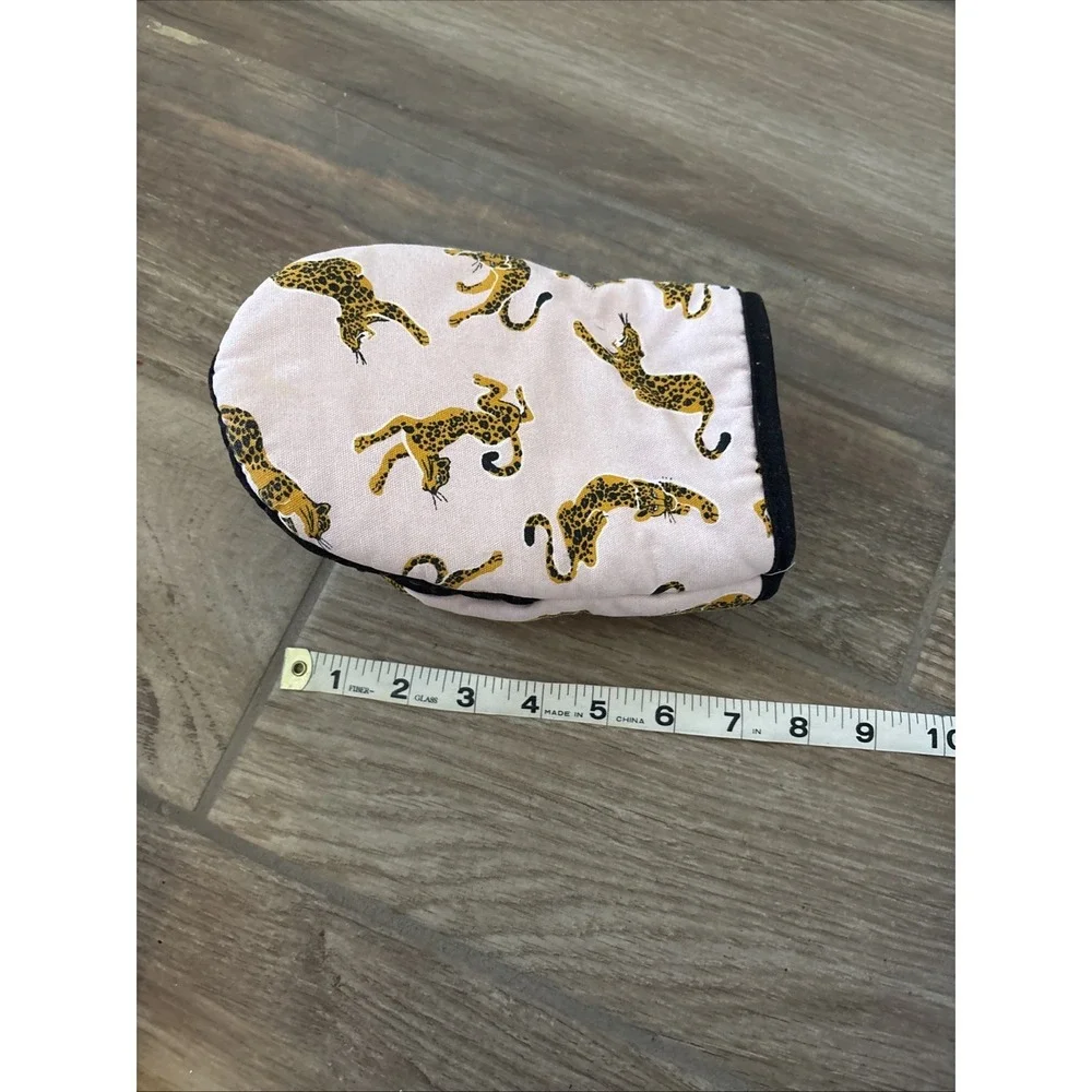 Kate Spade New York Set of 2 Pink Orange Leopard Cute Mini Oven Mitts‎